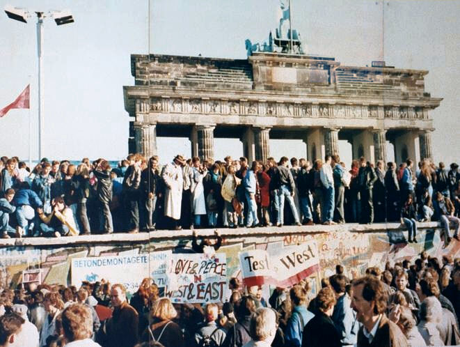 PAC 4 – Une redistribution mondiale de l’autorité politique 20e anniversaire de la chute du mur de Berlin – 9 nov. 1989-9 nov. 2009