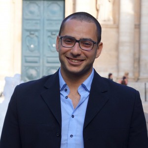 Moustafa Benberrah Membre de l'équipe éditoriale, responsable du pôle de traduction arabe